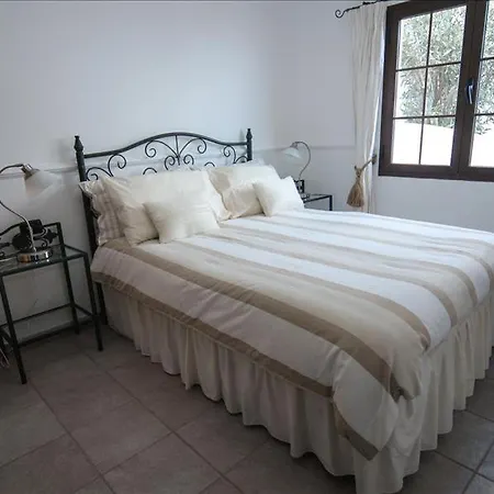 Sleeps 6 With Pool And Wifi * Mácher