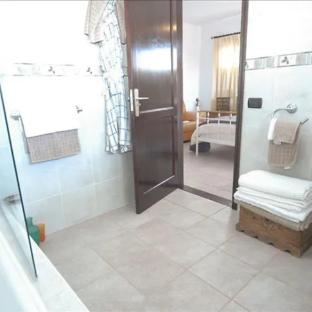 Sleeps 6 With Pool And Wifi *