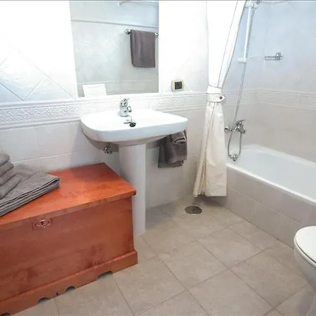 别墅 Sleeps 6 With Pool And Wifi