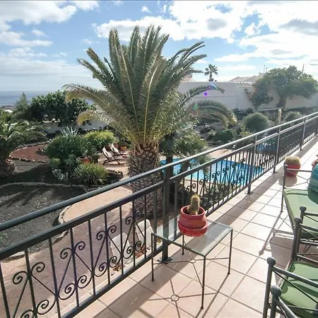Sleeps 6 With Pool And Wifi Mácher